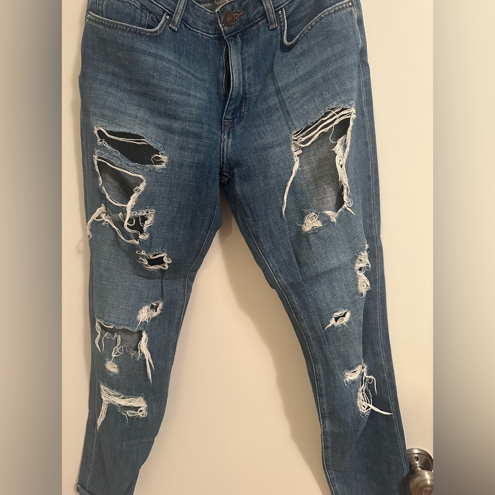 Forever 21 ripped jeans. Size 26